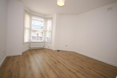 2 bedroom apartment to rent, West Hampstead NW6