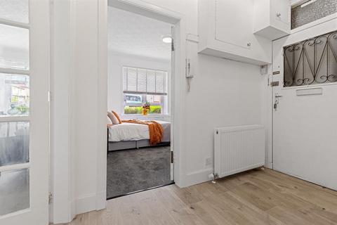 2 bedroom flat for sale, Cumbernauld Road, Riddrie, G33 2EG