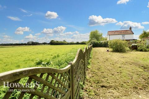 3 bedroom character property for sale, Low Road, Wickhampton