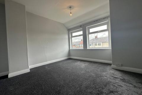 2 bedroom terraced house to rent, Bloomfield Avenue, Hull, East Yorkshire, HU5