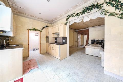 2 bedroom apartment for sale, Frithwood Avenue, Northwood, Middlesex