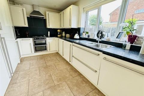 2 Woodrush Way, Romford, RM6 5BL