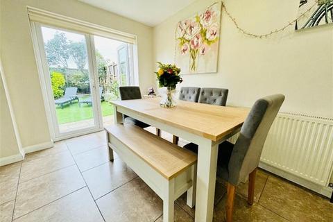 2 Woodrush Way, Romford, RM6 5BL