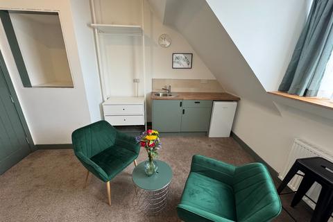 undefined, HMO Room 6, 7 Warmsworth Road