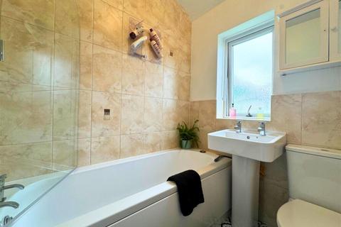 3 bedroom semi-detached house for sale, Fell Lane, Keighley, BD22 6BU