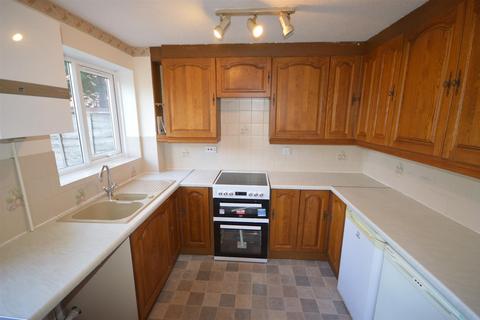 2 bedroom terraced house to rent, Countess Road, St James