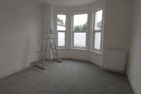 1 bedroom flat to rent, St James Road