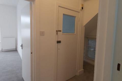 1 bedroom flat to rent, St James Road