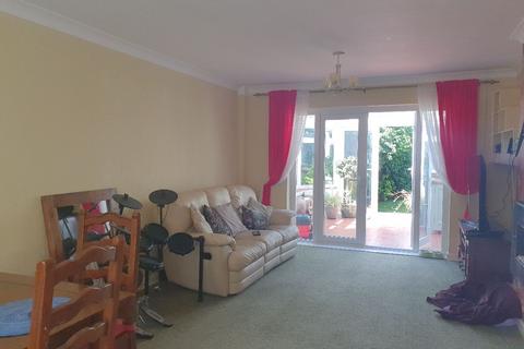 3 bedroom detached house to rent, The Ruffetts, South Croydon