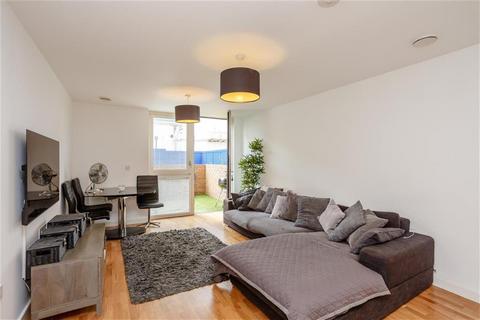 1 bedroom flat for sale, Myrtle Court, Baltic Avenue, TW8