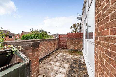 2 bedroom flat for sale, 57a Woodhall Way, Molescroft, Beverley, HU17 7HZ