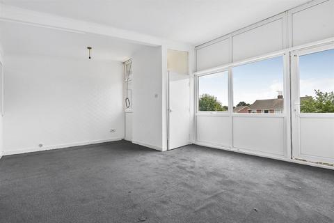 2 bedroom flat for sale, 57a Woodhall Way, Molescroft, Beverley, HU17 7HZ