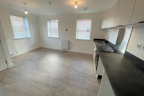 2 bedroom semi-detached house to rent, Bolton Court, Leeds