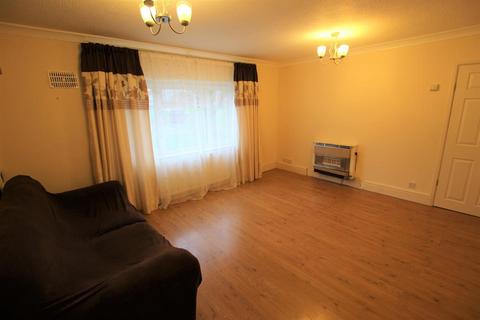 2 bedroom apartment to rent, Cladsworth House , Lock Close , B97 6PE