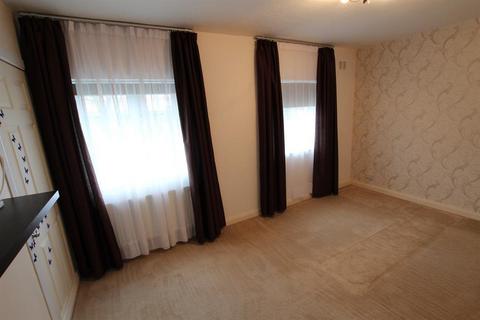 2 bedroom apartment to rent, Cladsworth House , Lock Close , B97 6PE