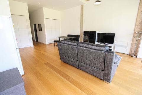 1 bedroom apartment for sale, Lake Shore Drive, Bristol