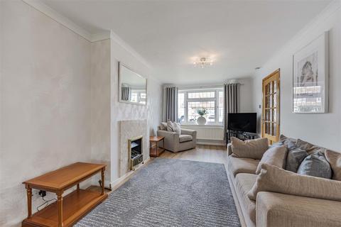 55 Flowerhill Way, Istead Rise, Gravesend, DA13 9DS