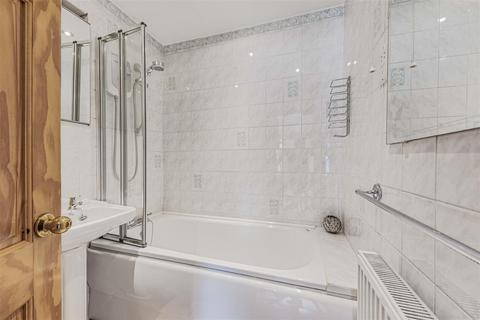 55 Flowerhill Way, Istead Rise, Gravesend, DA13 9DS