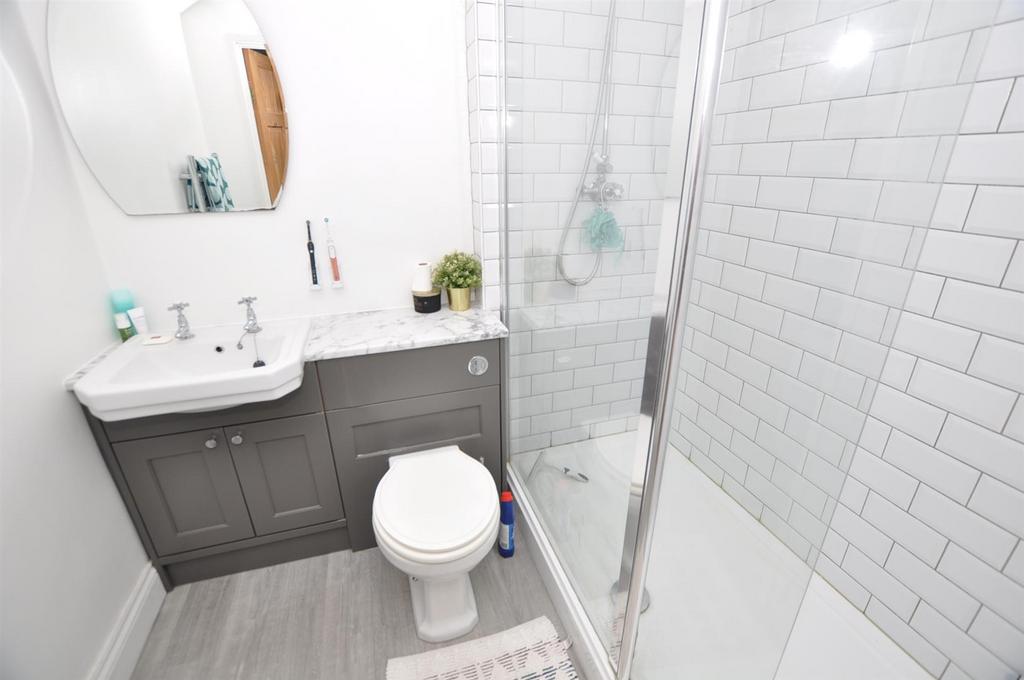 En-suite shower room/WC