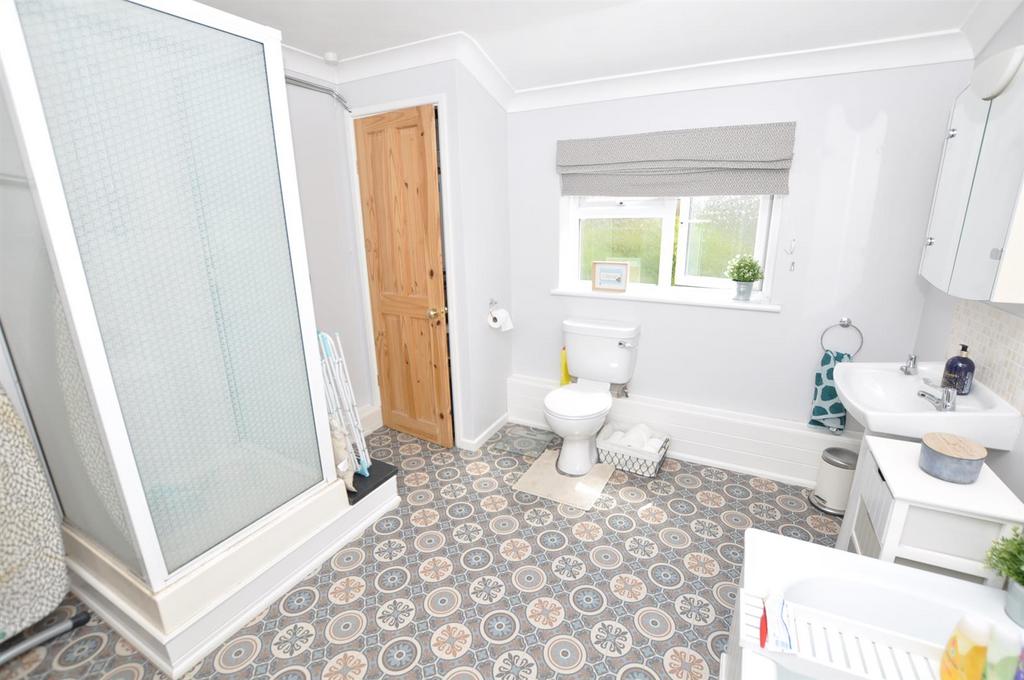 Bathroom/shower room/WC