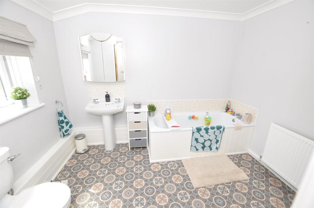 Bathroom/shower room/WC