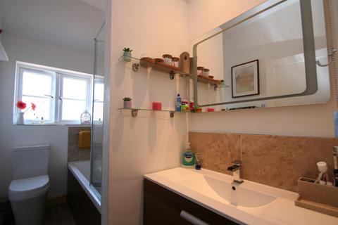 Flat, 14a High Street, Goring, Reading, RG8 9AR