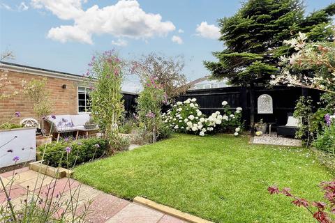 2 bedroom detached bungalow for sale, Golding Road, Eastbourne