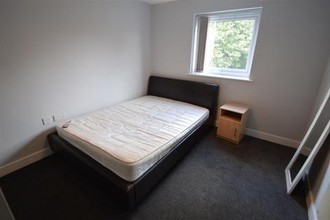 2 bedroom flat to rent, Renolds House, Everard Street M5