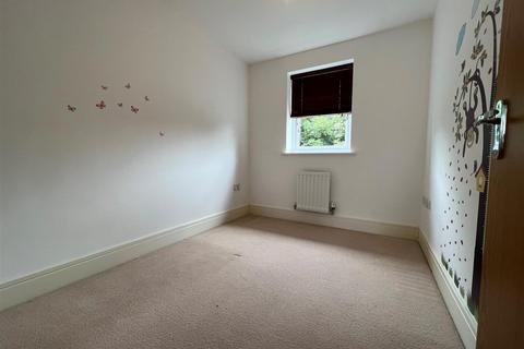 3 bedroom terraced house to rent, Bowling Green Close, Bletchley, Milton Keynes