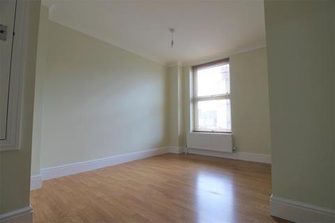 2 bedroom apartment to rent, Hoe Street, London E17