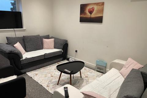 1 bedroom apartment to rent, Forest Road, Ilford IG6