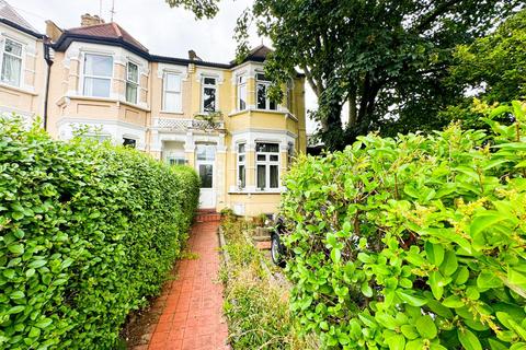 2 bedroom flat for sale, Queens Road, Leytonstone