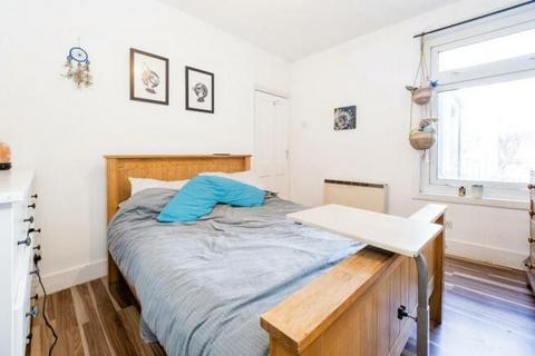 2 bedroom flat for sale, Queens Road, Leytonstone