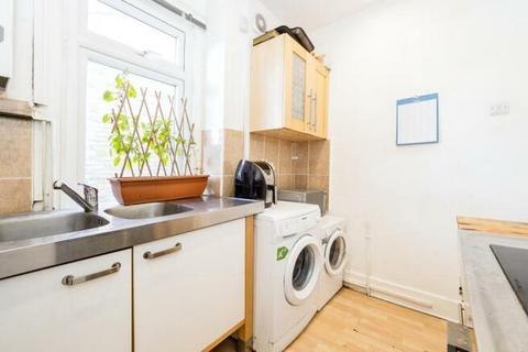 2 bedroom property for sale, Queens Road, Leytonstone