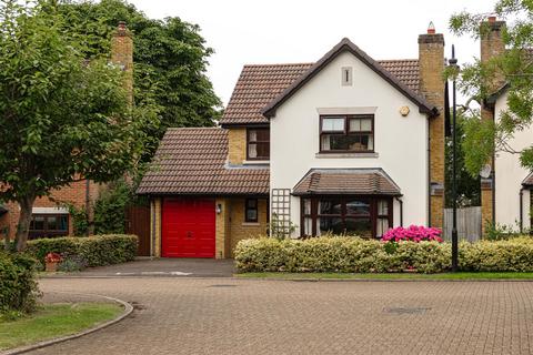 3 bedroom detached house for sale, Howard Place, Reigate