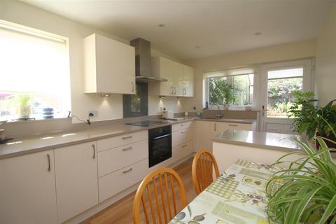 9 Larklands, Peterborough, PE3 6LL