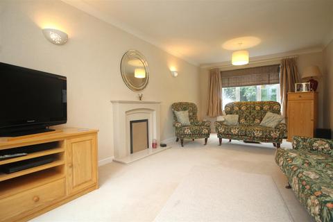 9 Larklands, Peterborough, PE3 6LL