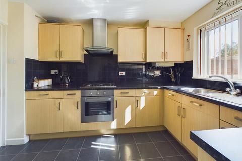 16 Grebe Close, Abbeydale, Gloucester, GL4 4XL