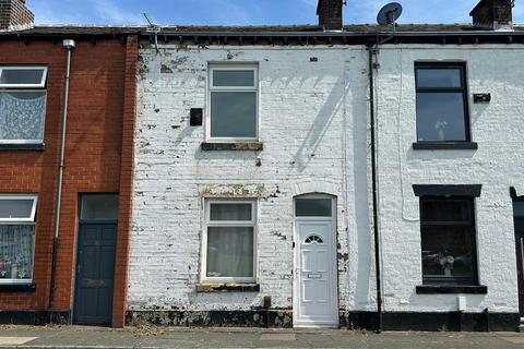 2 bedroom terraced house to rent, Bright Street, Radcliffe