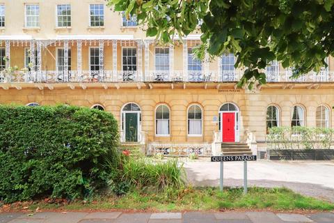 1 bedroom apartment for sale, Queens Parade, Cheltenham