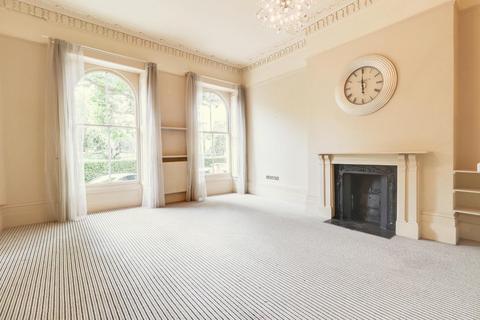 1 bedroom apartment for sale, Queens Parade, Cheltenham