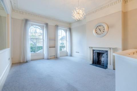 1 bedroom apartment for sale, Queens Parade, Cheltenham