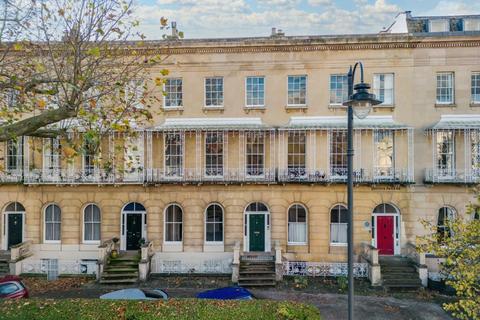 1 bedroom apartment for sale, Queens Parade, Cheltenham