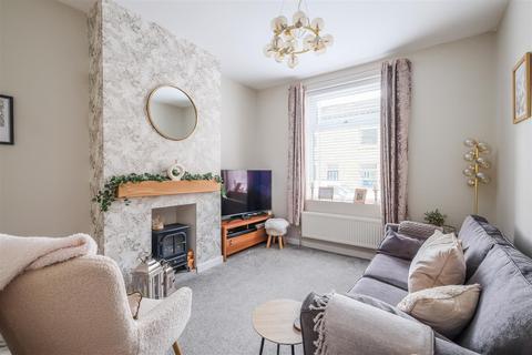 2 bedroom end of terrace house for sale, John Street, Brighouse
