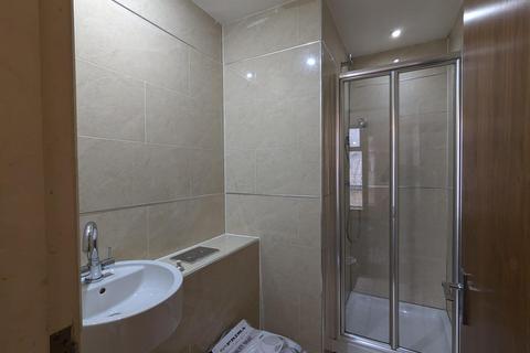 2 bedroom flat for sale, 215 The Gatehaus, Bradford, BD1