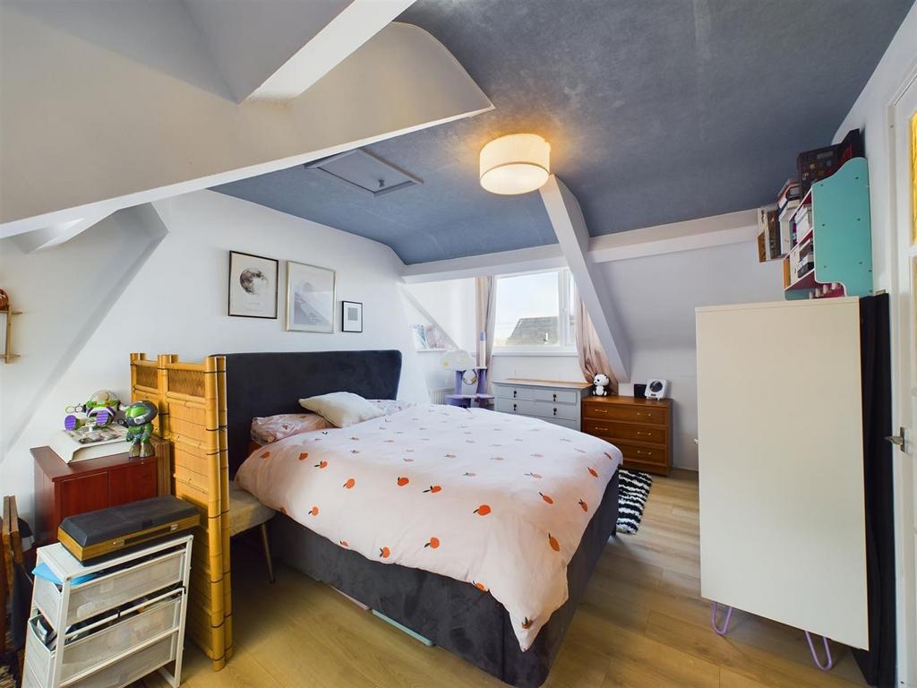 Bed 1.jpg