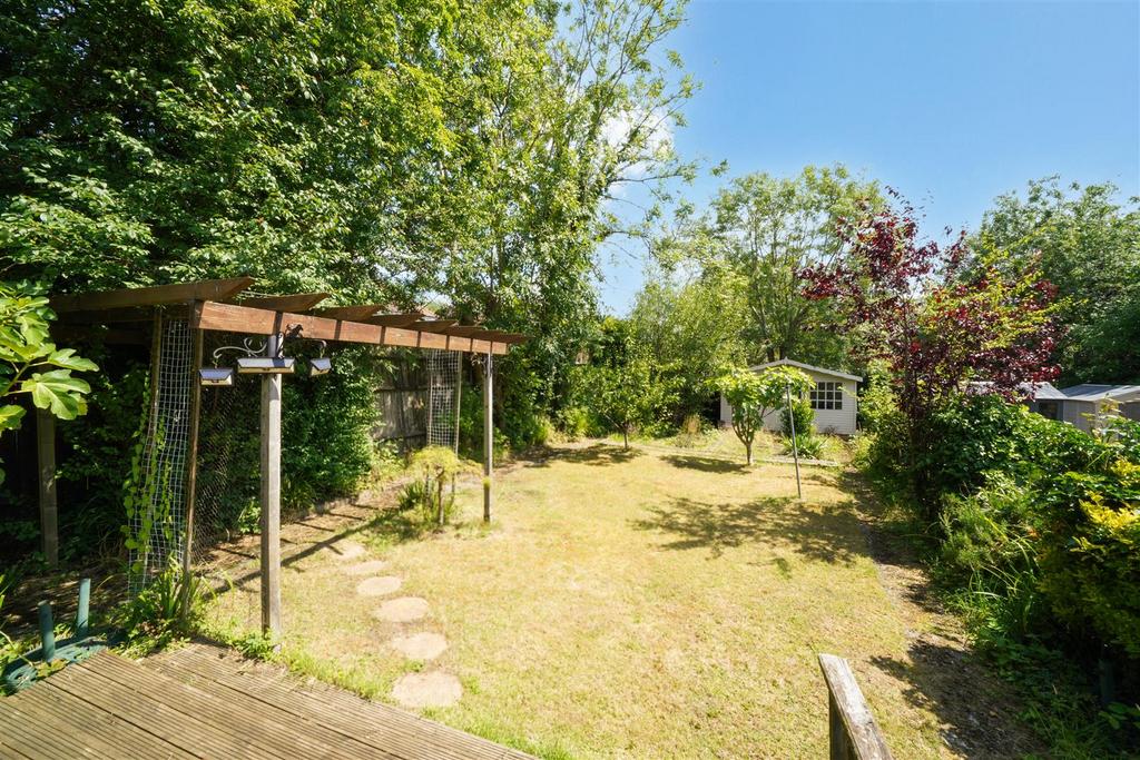 16 Greenford Road - Yy RU9v5z XW51z Ov YThg6.jpg