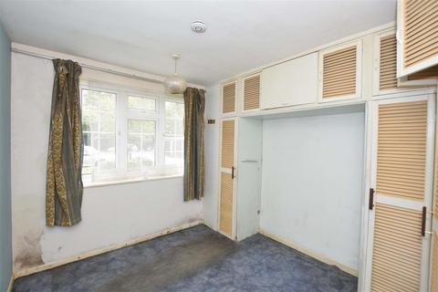 2 bedroom flat for sale, Lantern Close, Wembley, Middlesex