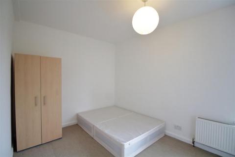 1 bedroom apartment to rent, Brixton Hill Court, London SW2