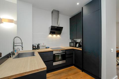 2 bedroom flat for sale, Carysfort Road, London